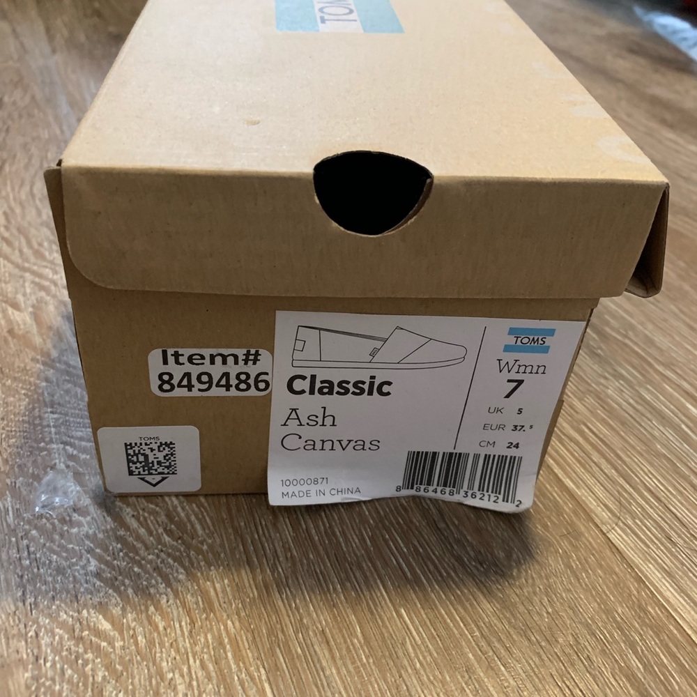 Women’s toms